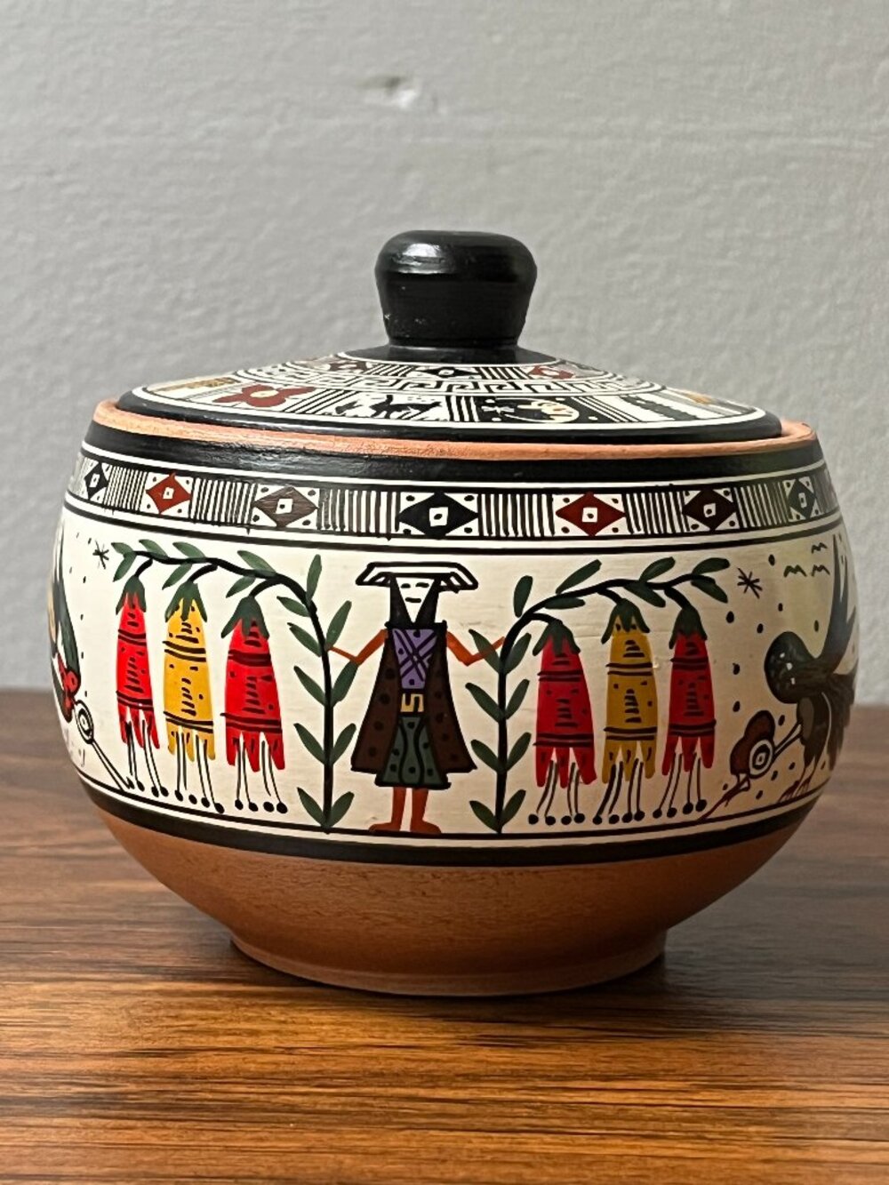 Hand-Painted Raqchi Cusco Peru Pottery Lidded Jar Traditional Andean Folk Art